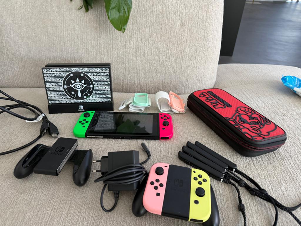 Gebruikte Nintendo Switch met extra's, Spelcomputers en Games, Spelcomputers | Nintendo Switch, Ophalen of Verzenden, Gebruikt
