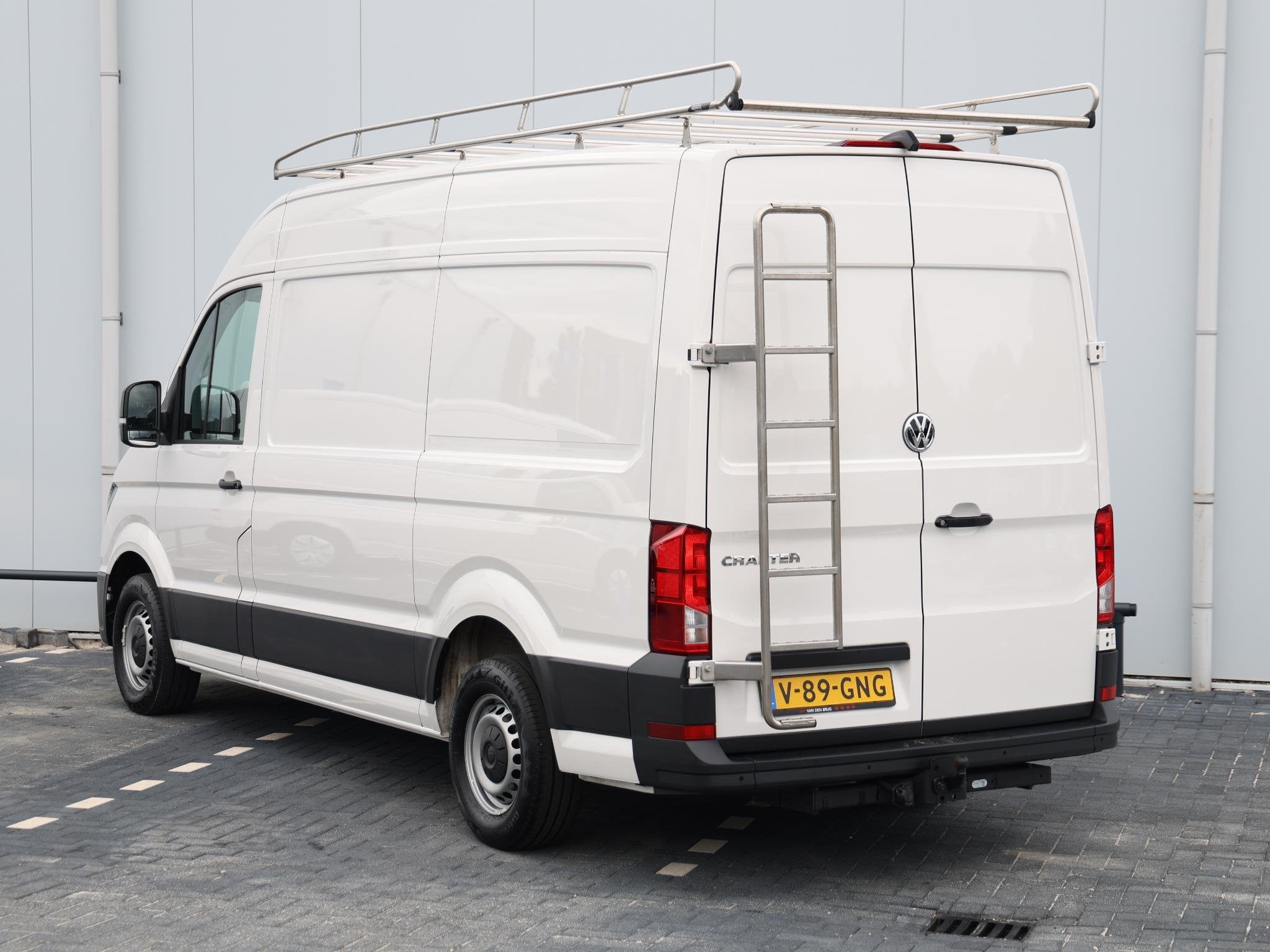 Volkswagen Crafter 35 2.0 TDI 140pk L3H3 Comfortline | Navig, Voorwielaandrijving, Stof, Gebruikt, 4 cilinders