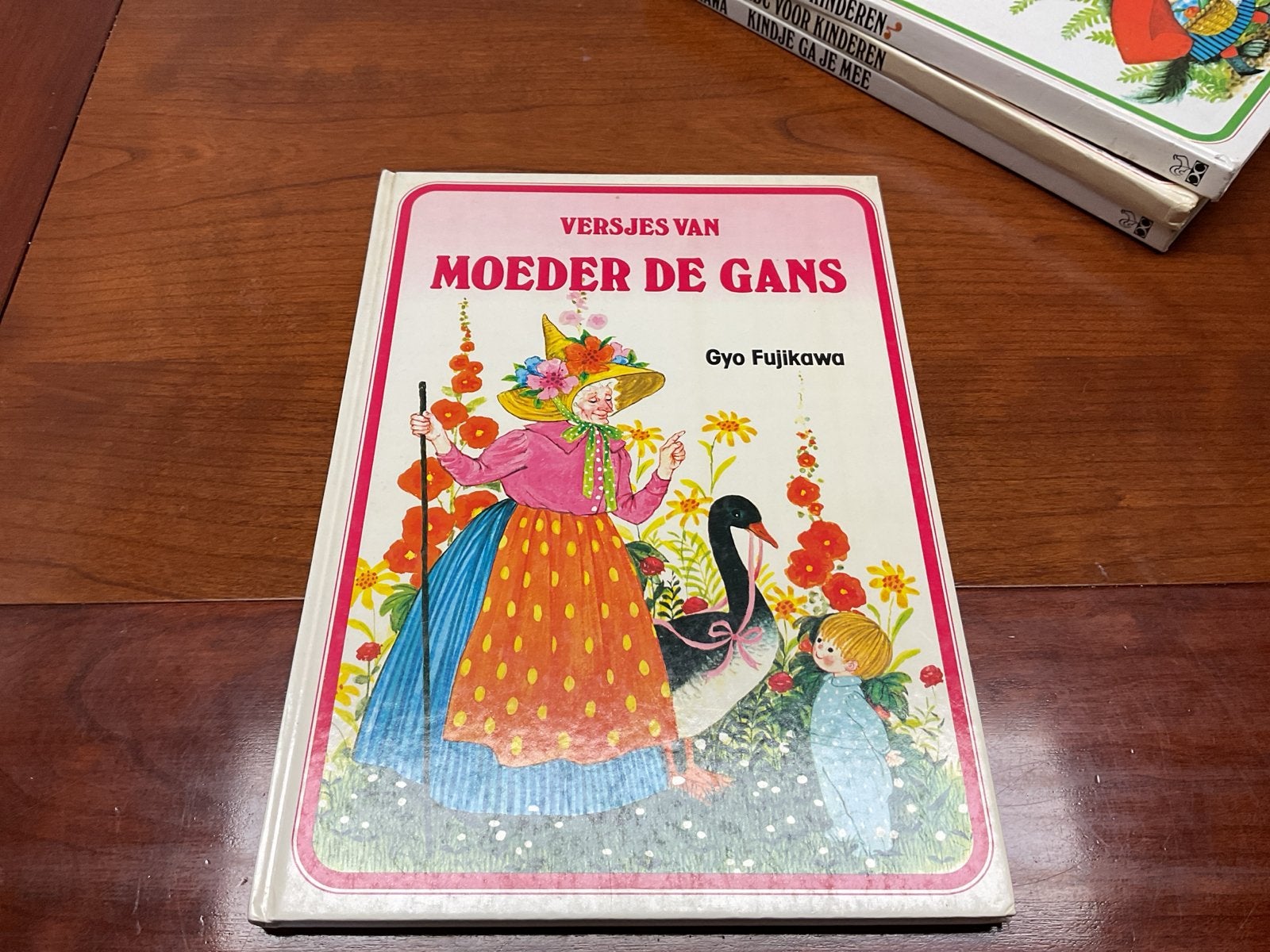 Versjes van Moeder de Gans - Gyo Fujikawa (1968), Ophalen of Verzenden, Gelezen, Sprookjes