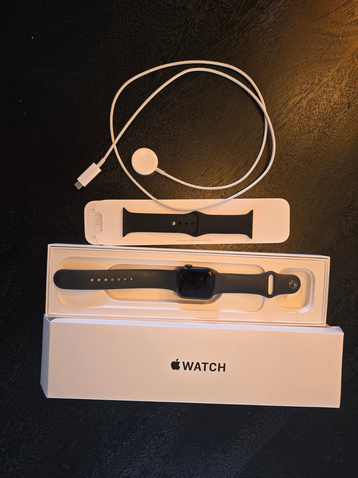 Apple Watch SE 40mm met extra bandjes en accessoires, Ophalen of Verzenden, Gebruikt, IOS, Apple