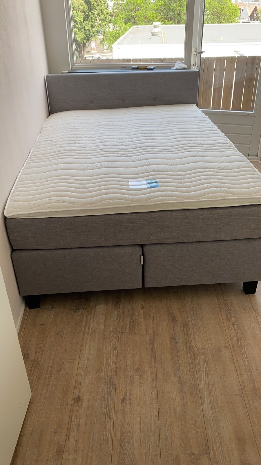 Boxspring grijs - Beter bed (5j), Ophalen, Gebruikt, 140 cm, Twijfelaar
