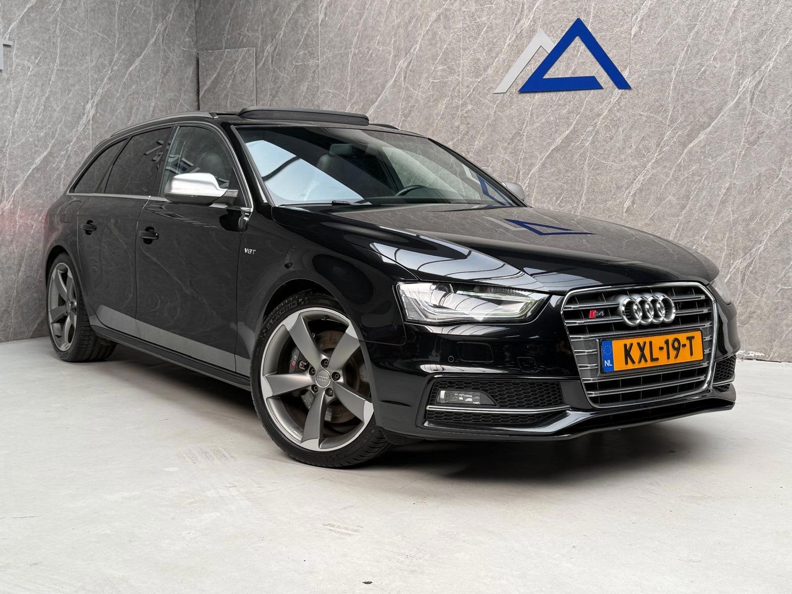 Audi S4 Avant 3.0 TFSI S4 quattro 333 PK / Panorama / B&O /, Auto's, Automaat, Euro 5, Gebruikt, Zwart