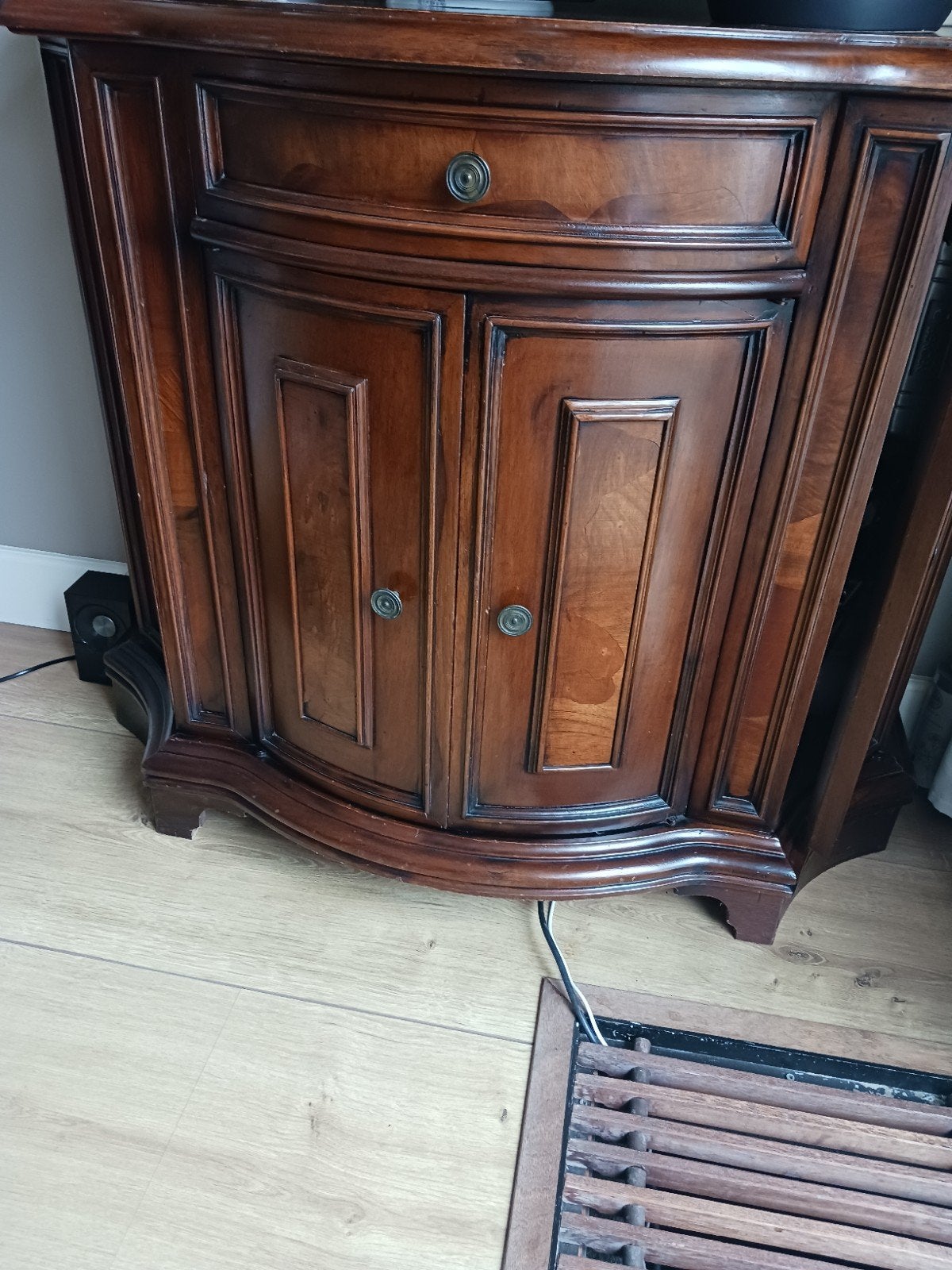Antieke kast, Ophalen