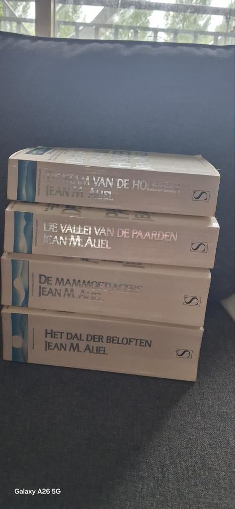 Jean M. Auel - De Aardkinderen serie (4 boeken), Boeken, Romans, Gelezen, Nederland, Ophalen of Verzenden