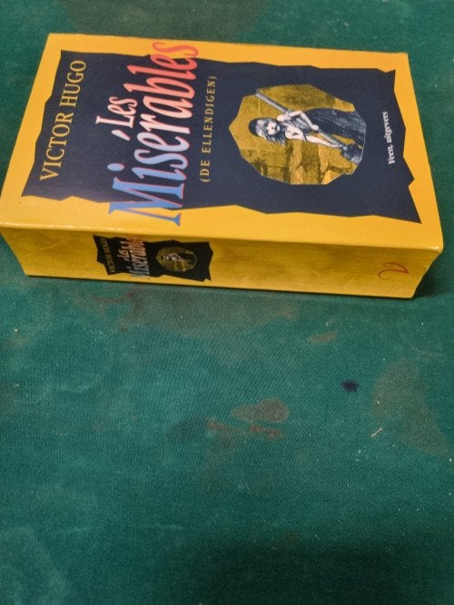 boek les miserables victor hugo, Ophalen of Verzenden