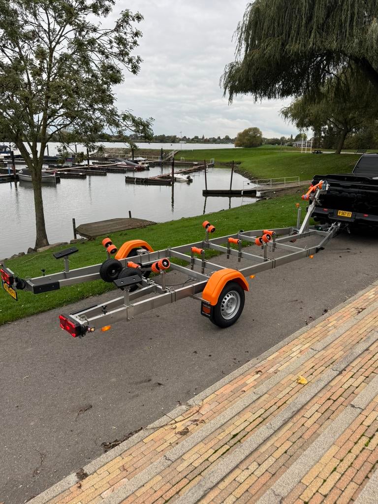 VanClaes trailer V-liner 1350 nieuw! RVS VERING LED, Watersport en Boten, Boottrailers, Ophalen of Verzenden, Zo goed als nieuw
