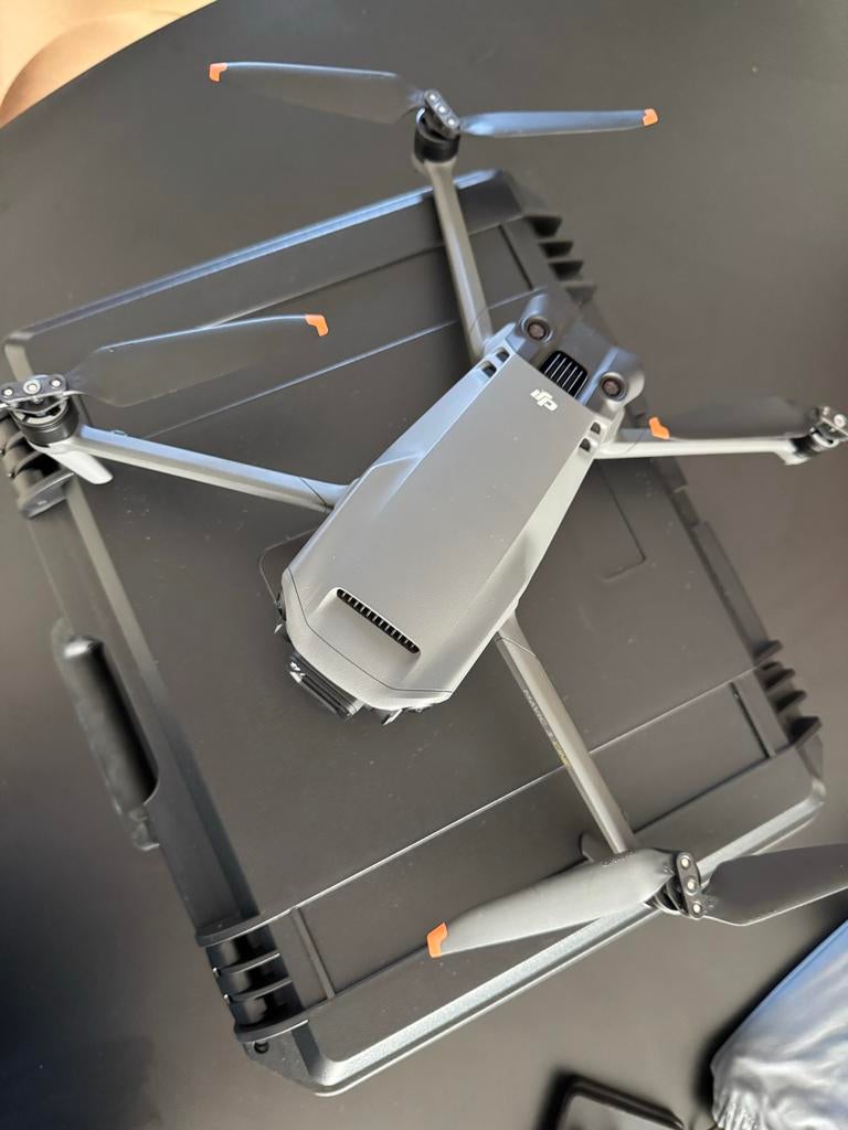 DJI Mavic 3 Cine, Audio, Tv en Foto, Drones, 250 tot 900 gram, 30 tot 45 minuten, Ophalen of Verzenden, Zo goed als nieuw