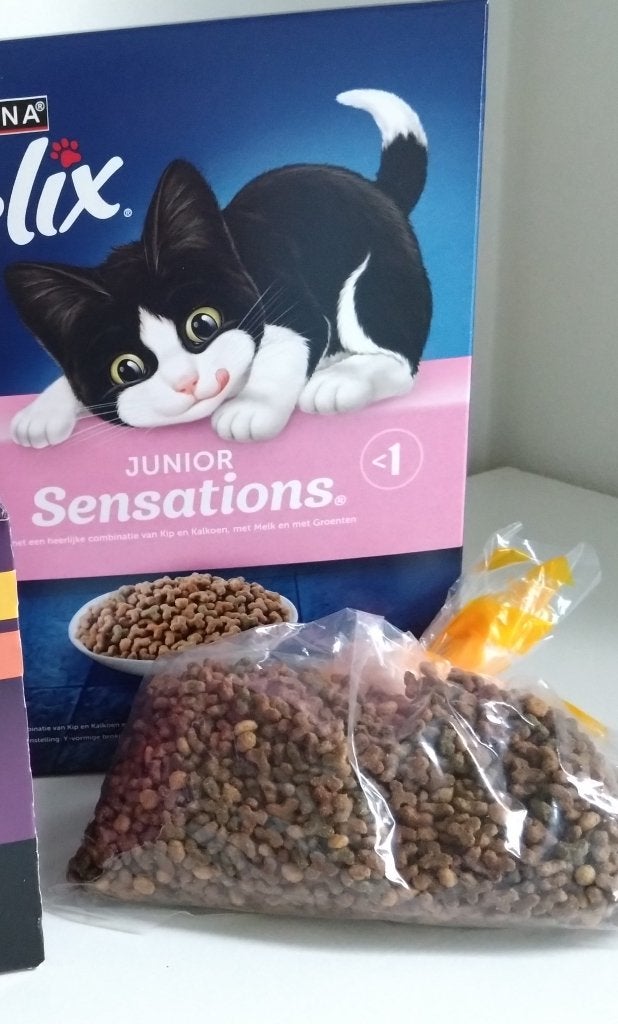 Kittenbrokjes met gratis speeltje, Ophalen, Kat