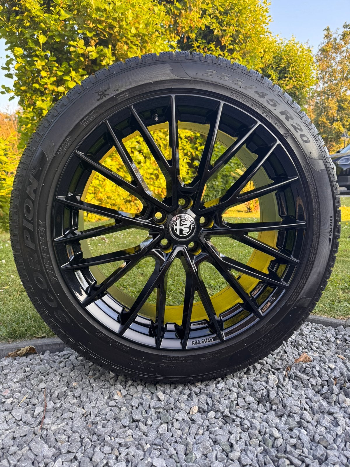 20 inch Alfa Romeo Stelvio Winterbanden Pirelli zwart, Auto-onderdelen, Banden en Velgen, Ophalen, 255 mm, Banden en Velgen, Winterbanden