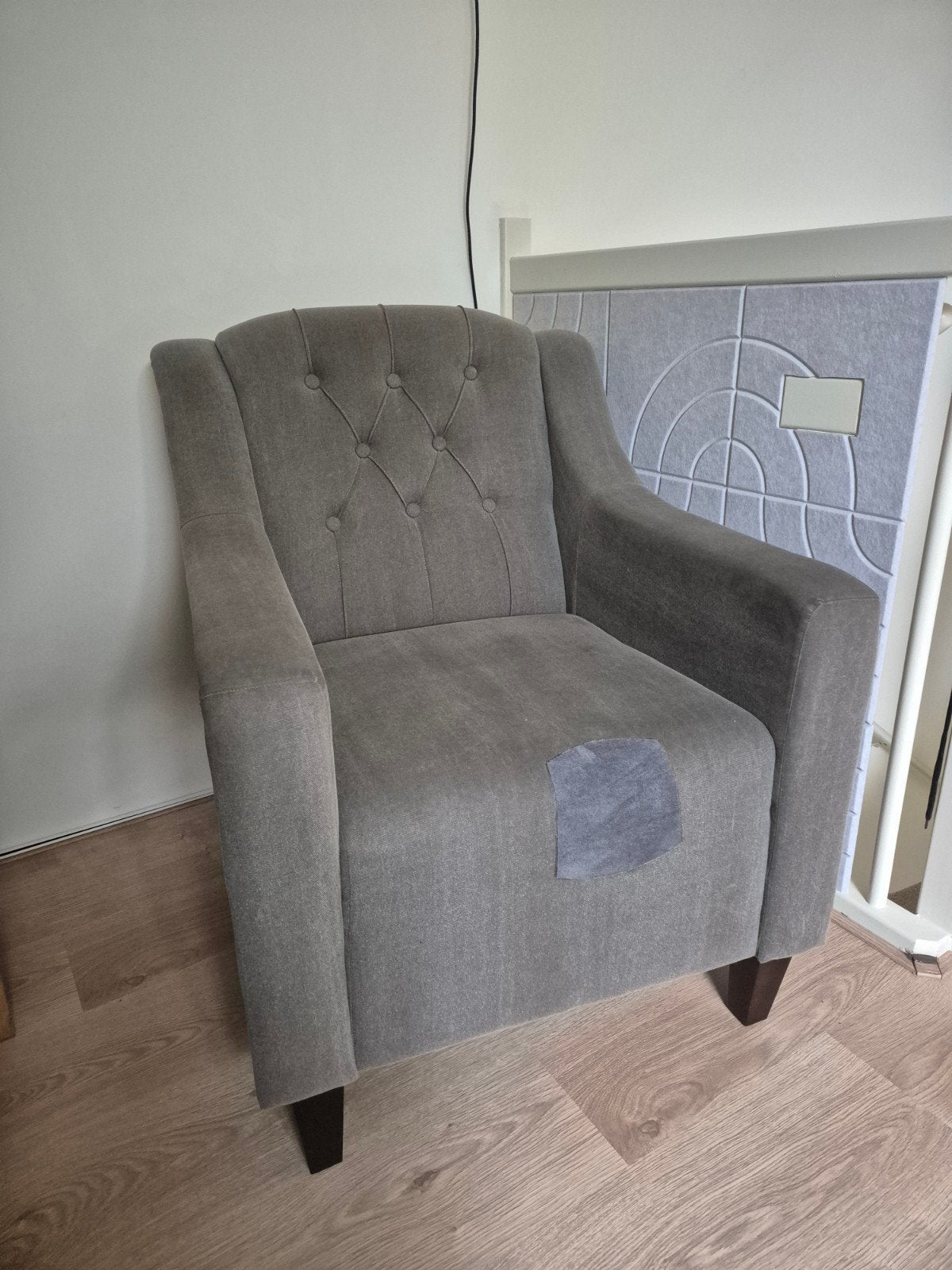 Gratis af te halen: fauteuil van Troubadour met patch, Ophalen, Gebruikt, Eenpersoons, 75 tot 100 cm