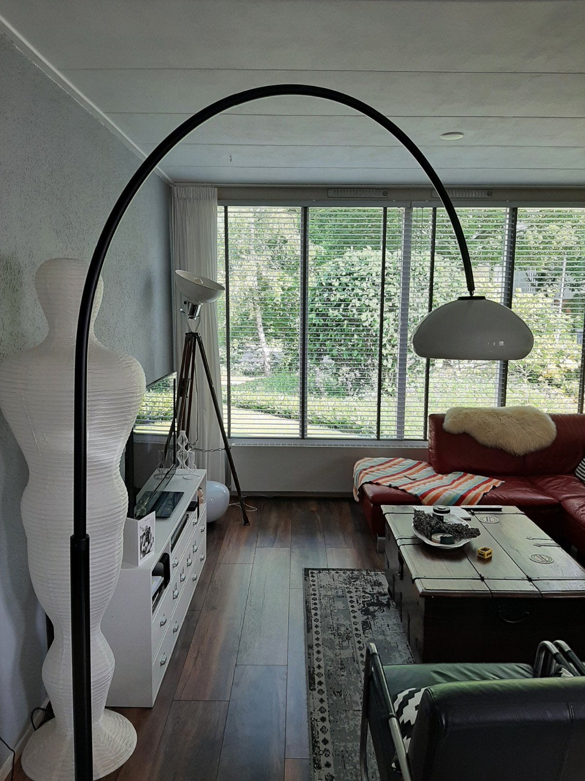 oude booglamp met witte kap - Stijlvolle vloerlamp, Gebruikt, Modern, Industrieel, 200 cm of meer, Glas