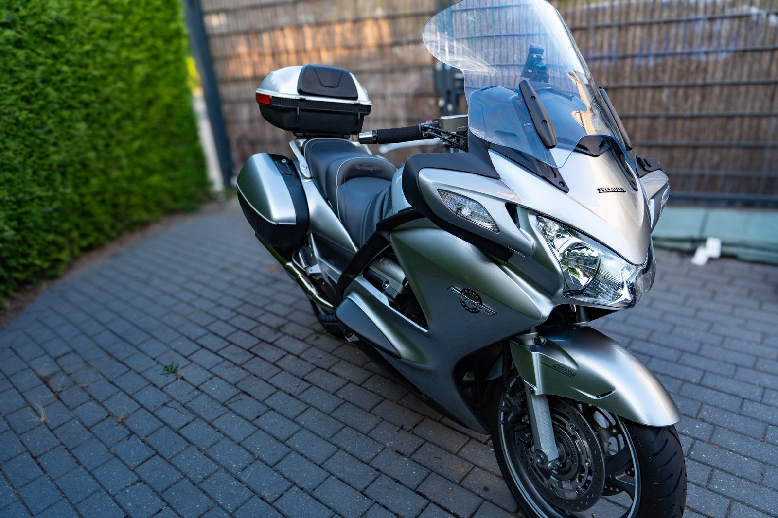 Honda ST1300 Pan European ABS - Vol uitgerust – Tourklaar, 4 cilinders, Motorrijbewijs A, Particulier, Meer dan 35 kW
