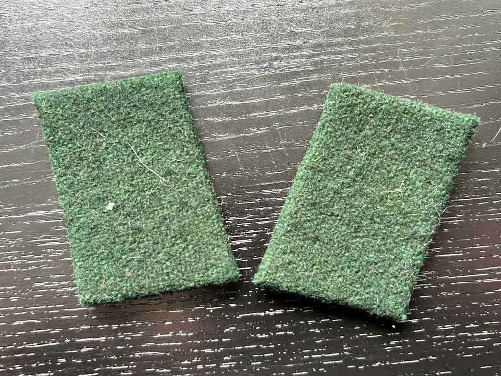 Replica groene collar tabs, Verzamelen, Militaria | Tweede Wereldoorlog, Ophalen of Verzenden, Overige soorten, Duitsland, Embleem of Badge