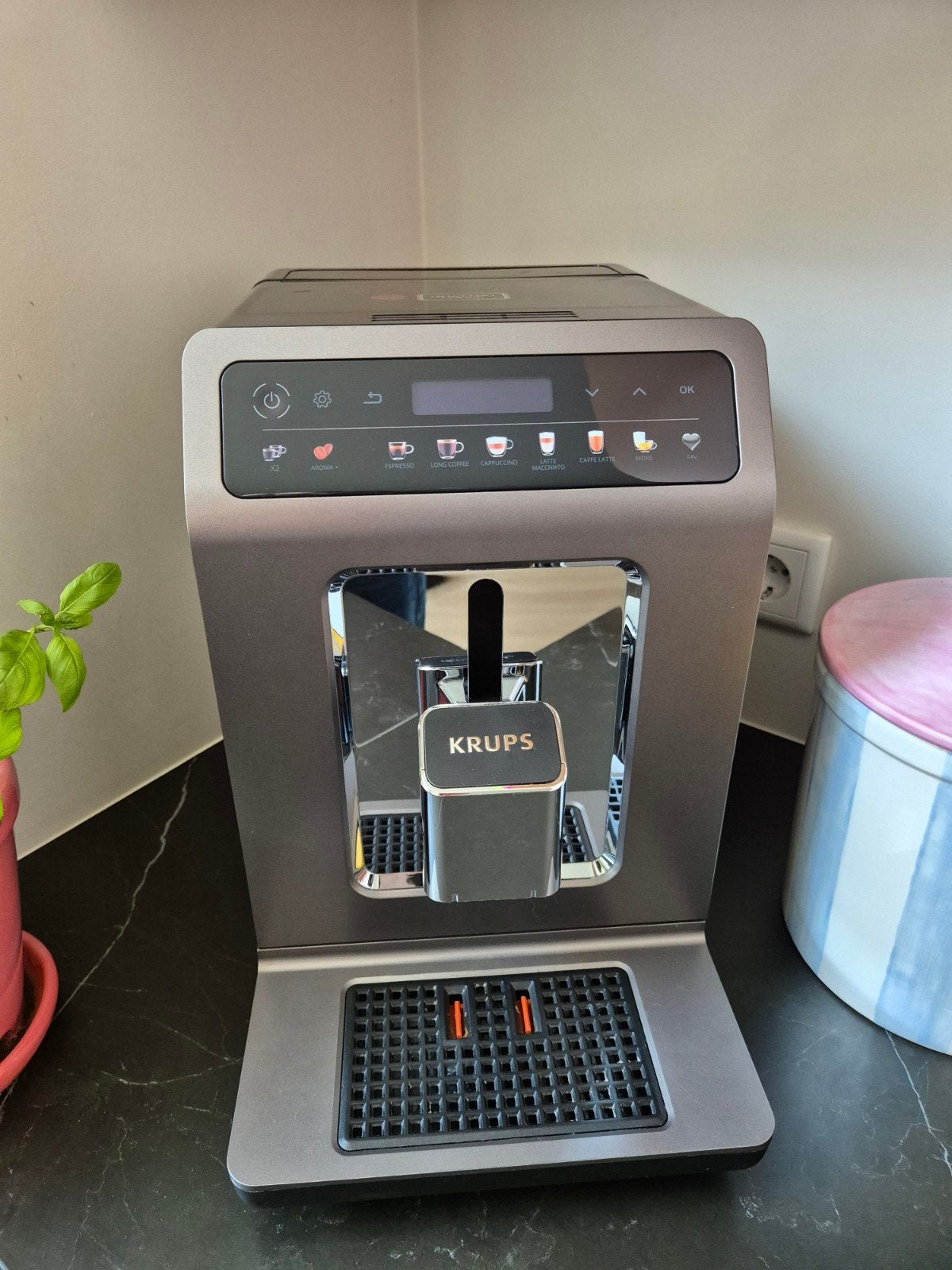 Krups Volautomatische Koffiemachine - Zo goed als nieuw, Witgoed en Apparatuur, Koffiezetapparaten, Ophalen, Afneembaar waterreservoir