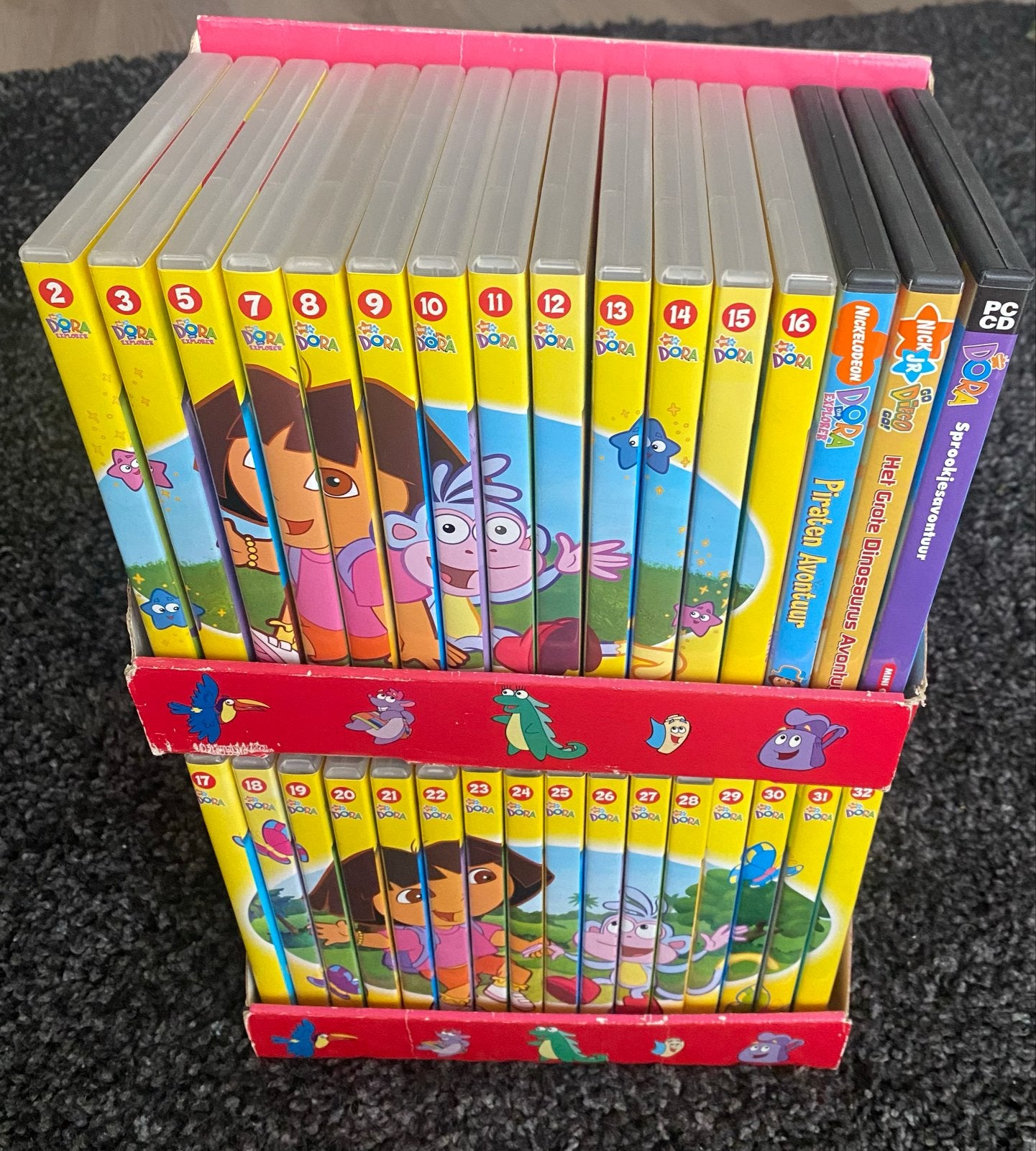 Dora the Explorer DVD Collectie - 32 DVD's, Gebruikt, Alle leeftijden, Nederlands, Tv-serie