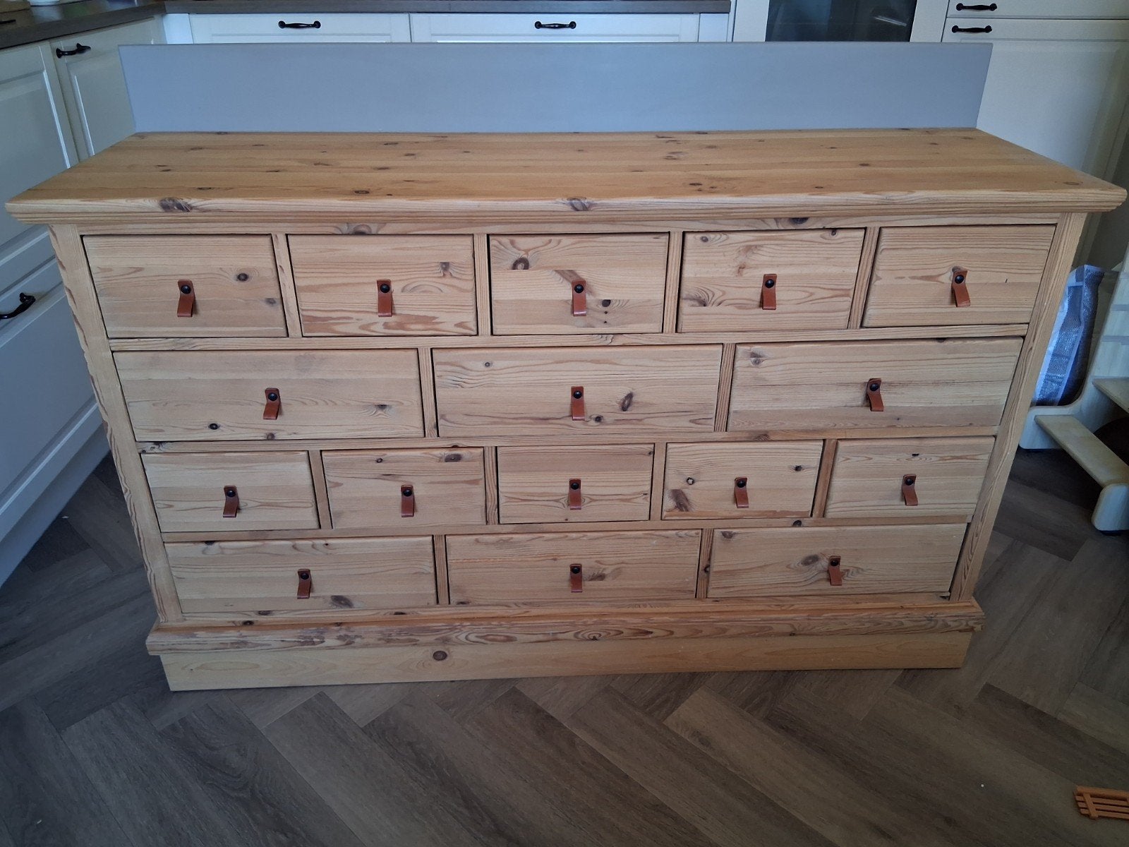 Massief grenen ladekast / apothekerskast met 16 laden, Huis en Inrichting, Kasten | Ladekasten, Ophalen, Gebruikt, 100 tot 150 cm