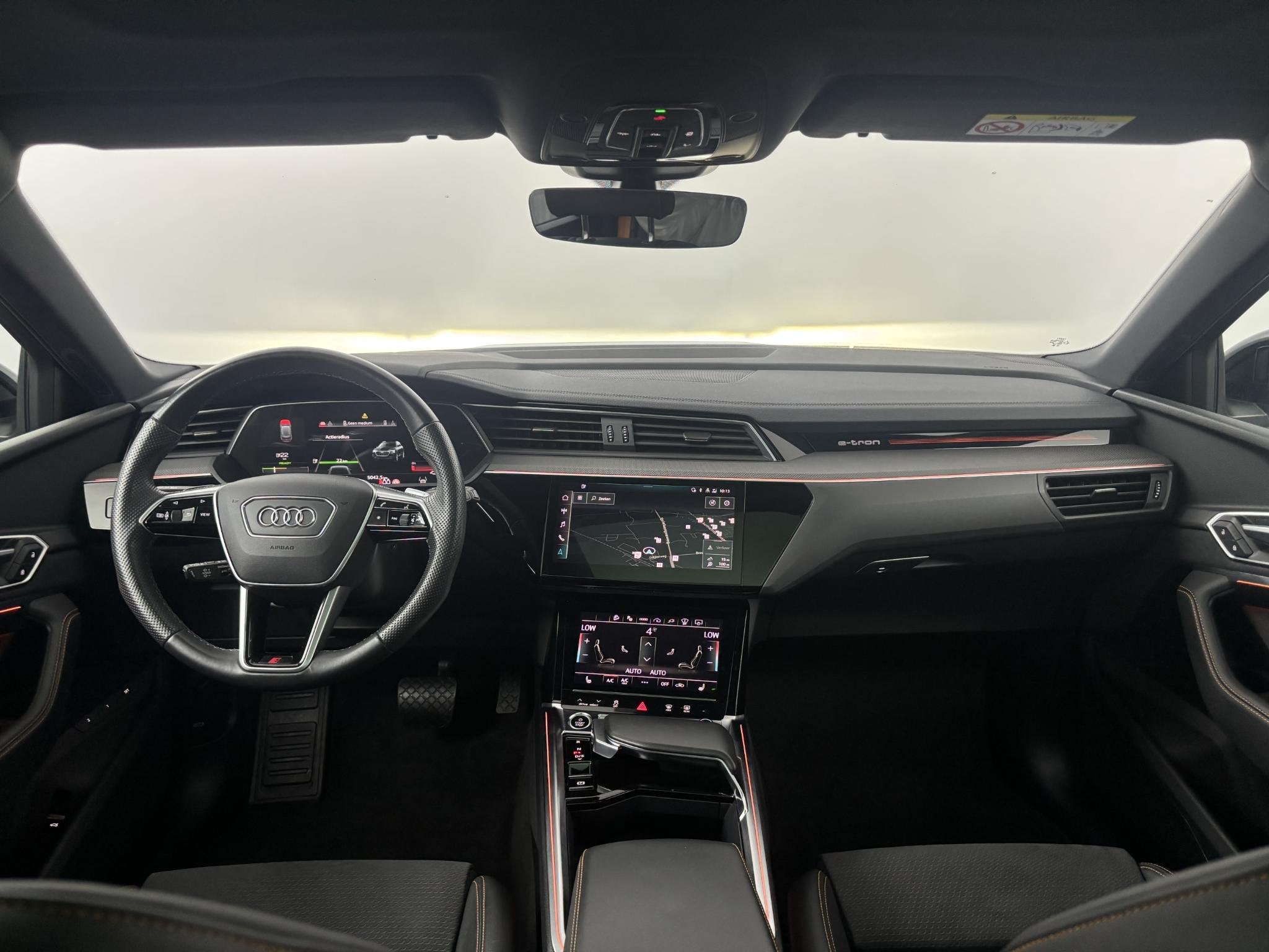 Audi e-Tron 55 quattro S edition 95 kWh | SoH 95,5% | Pano |, Auto's, Huisgarantie, 95 kWh, Met garantie (alle), Leder en Stof