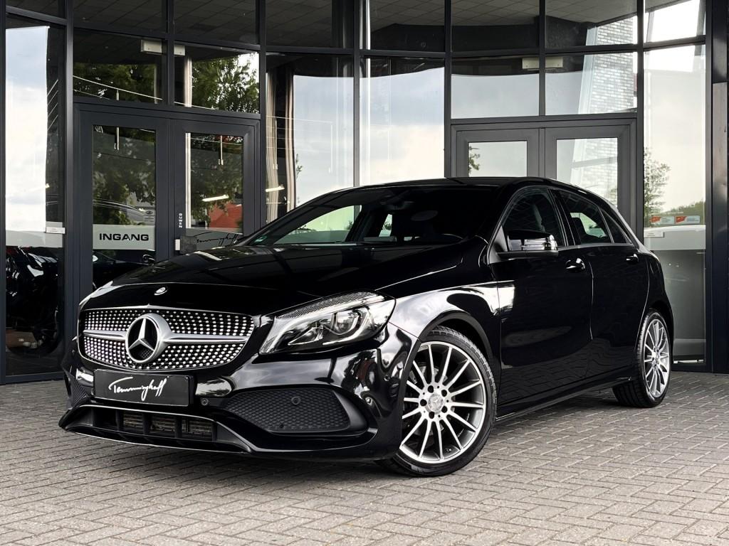 Mercedes-benz A-KLASSE 180 AMG AUT. NIGHT ED. - ORG. NL., Auto's, Automaat, Gebruikt, Euro 6, 4 cilinders