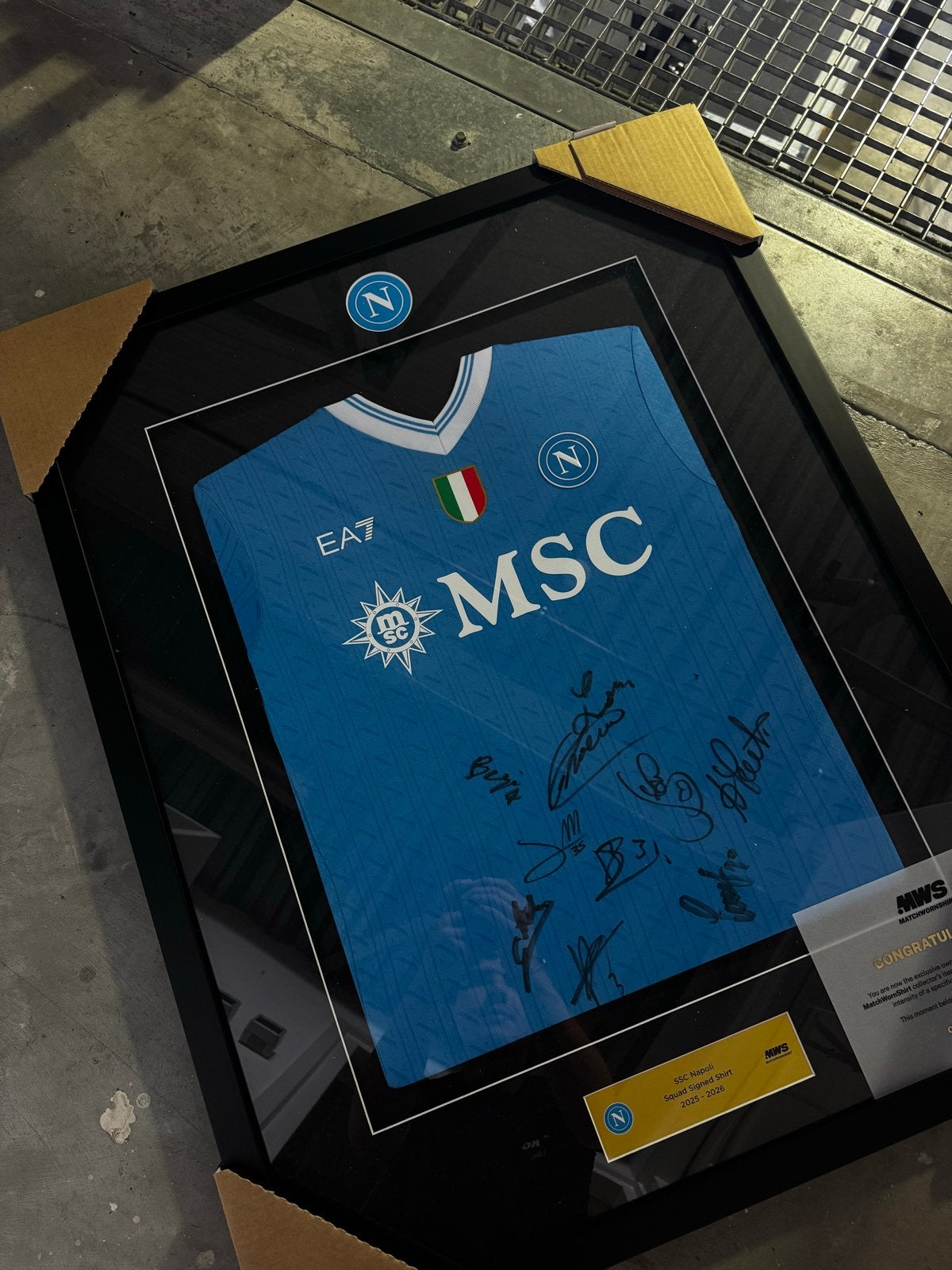 Gesigneerd Napoli T-shirt - Seizoen 25/26 - Ingelijst, Ophalen of Verzenden, Nieuw, Buitenlandse clubs, Shirt