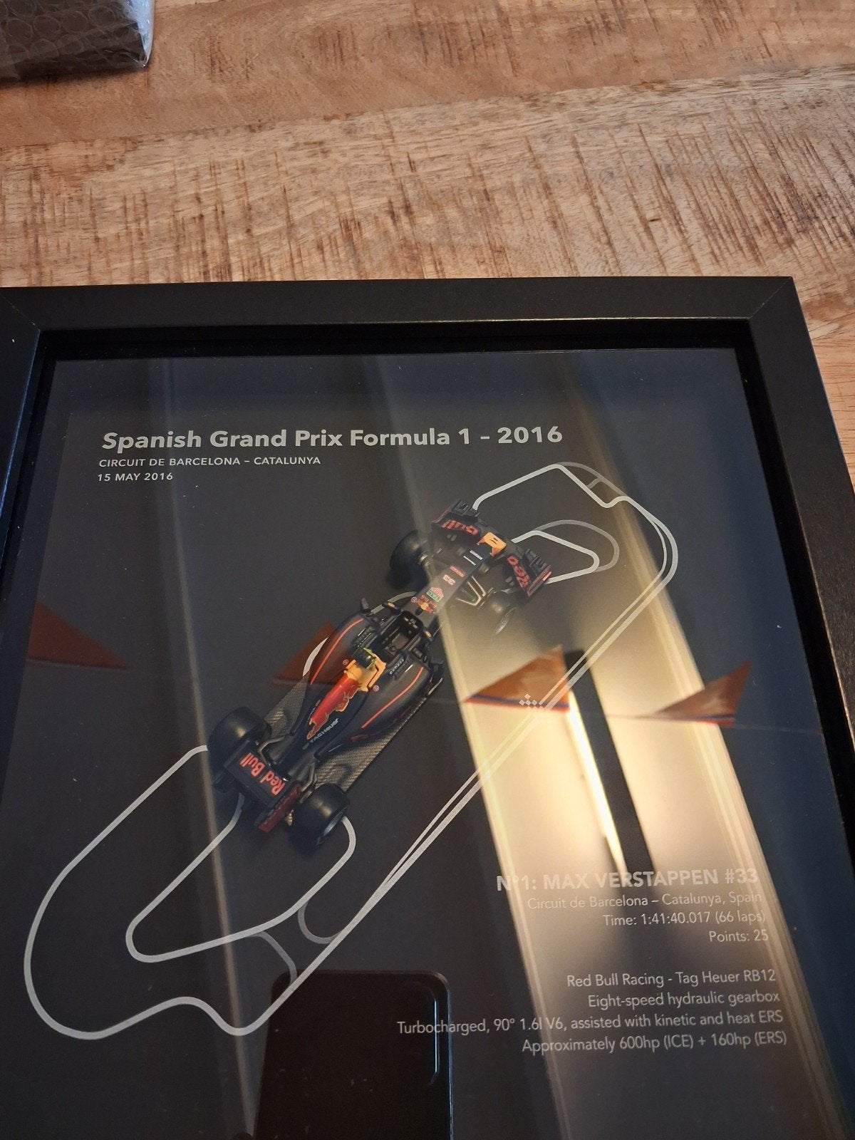 Max verstappen schaalmodel Spanje 2016 Framedwheels, Ophalen of Verzenden, Zo goed als nieuw