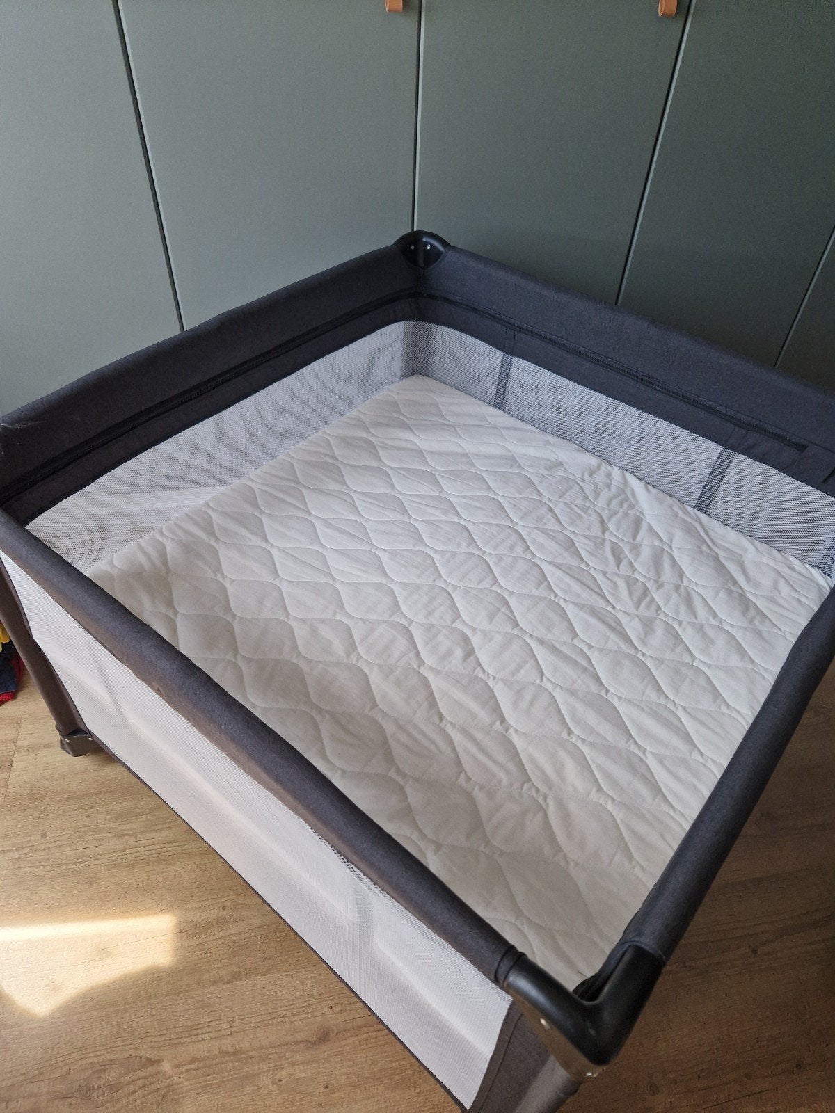 Topmark Box / campingbedje inklapbaar met matras - Grijs, Ophalen, Zo goed als nieuw, Vierkant