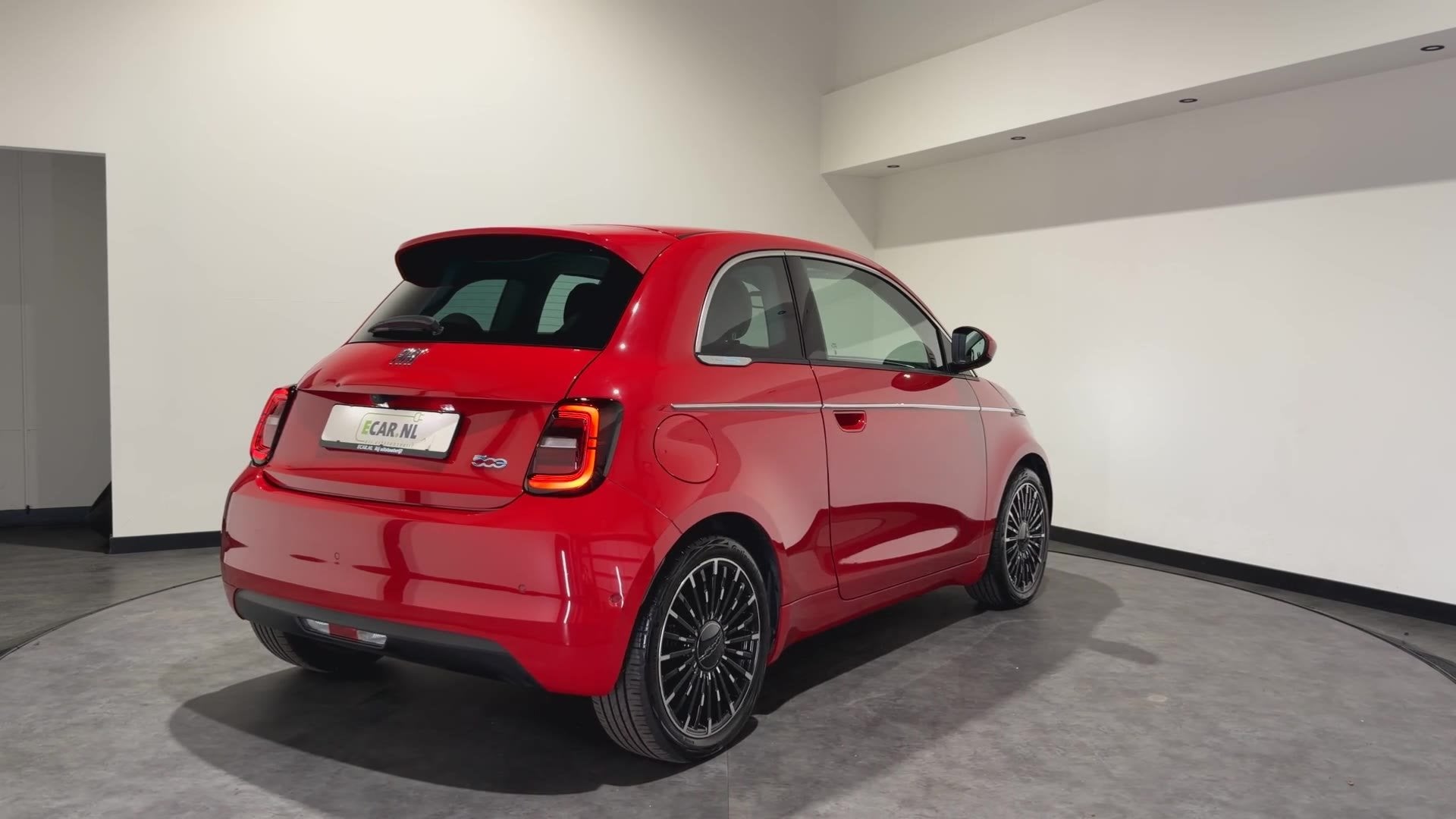 Fiat 500 La Prima 42 kWh | Luxe Leder | ACC | Keyless, Auto's, Gebruikt, Met garantie (alle), 4 stoelen, 320 km