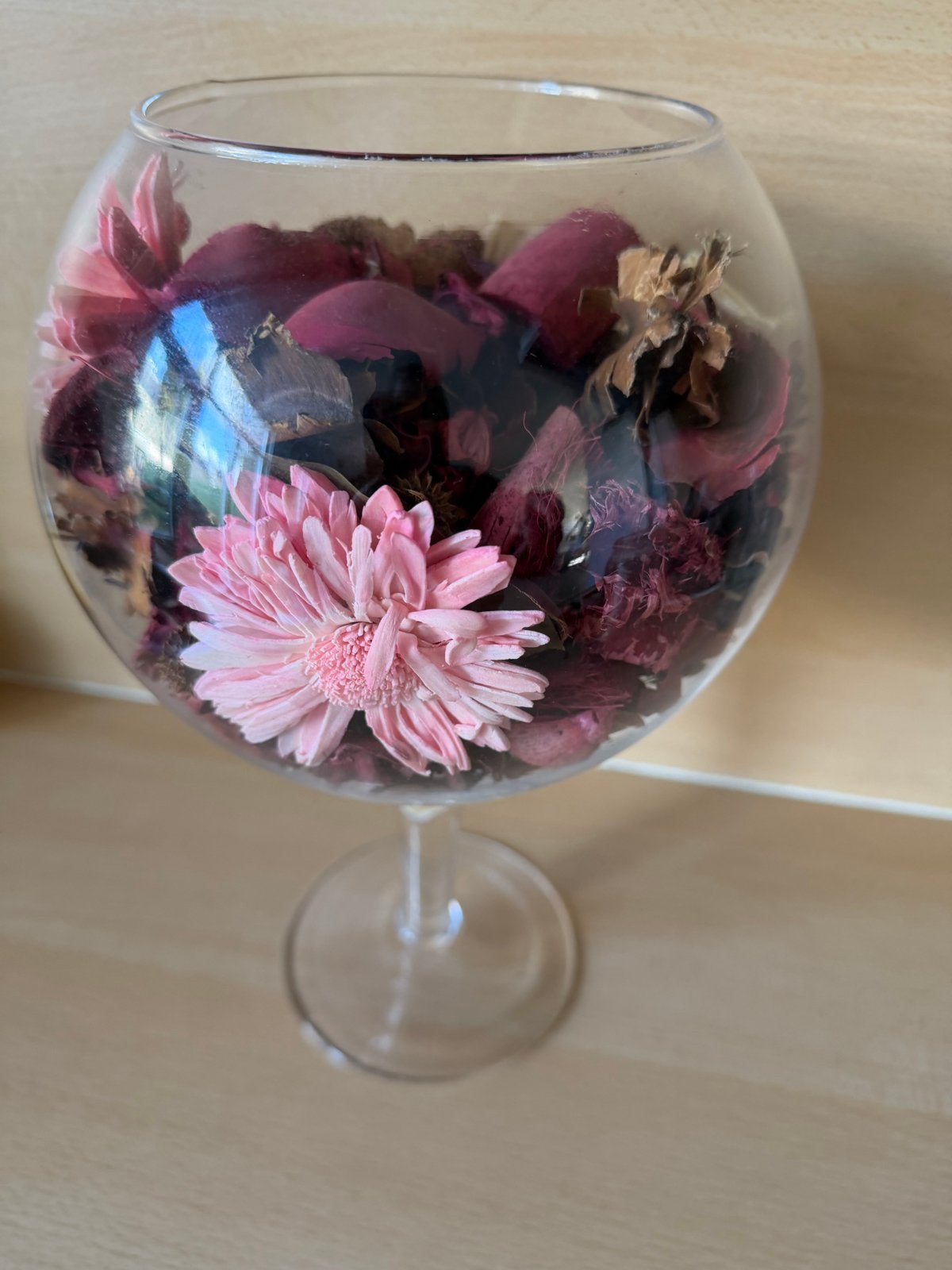 Decoratieve glazen vaas met potpourri bokaal, glas, Ophalen of Verzenden, Zo goed als nieuw, Meerkleurig, Glas