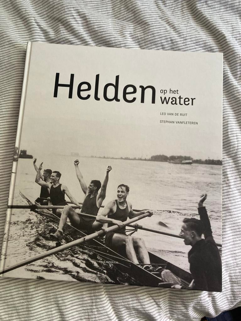 Helden op het water - Roeisport boek van Leo van de Ruit, Boeken, Ophalen, Zo goed als nieuw, Watersport en Hengelsport