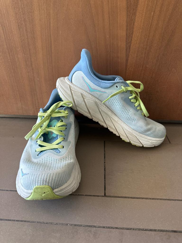 Hoka Arahi 7, Sport en Fitness, Loopsport en Atletiek, Overige merken, Hardloopschoenen, Ophalen of Verzenden, Zo goed als nieuw