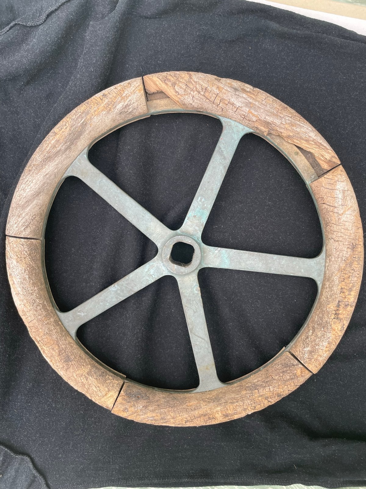 Antiek bronzen stuurwiel met houten rand, Antiek en Kunst, Ophalen of Verzenden