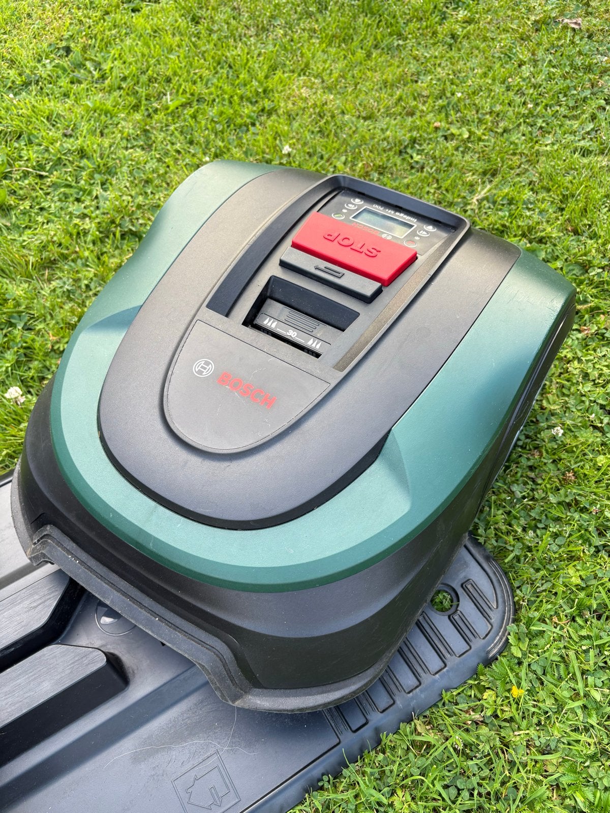 Bosch Indego M+700 Robotmaaier met garage, Tuin en Terras, Grasmaaiers, Cirkelmaaier, Accu-grasmaaier, Mulchfunctie, Ophalen of Verzenden