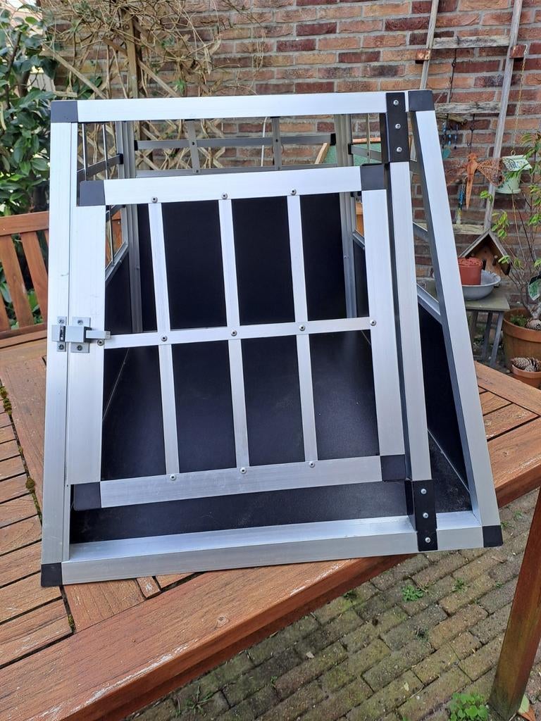 Bench hondenhok autobench, Dieren en Toebehoren, Hondenhokken, Ophalen, Zo goed als nieuw, Minder dan 75 cm, Minder dan 65 cm