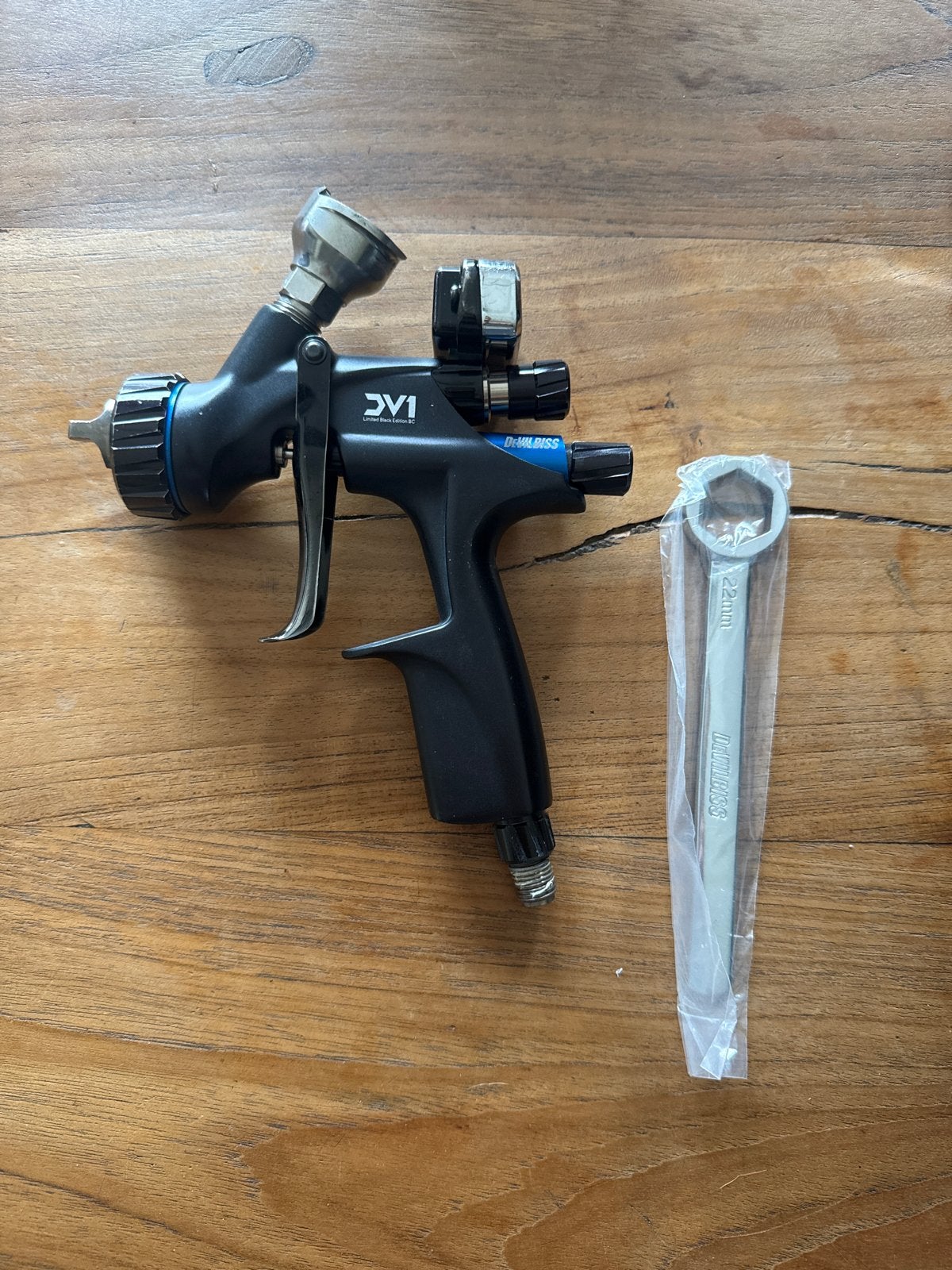 DeVilbiss DV1 Verfspuit met digitale manometer, Ophalen, Zo goed als nieuw, Verfspuit of Verfpomp