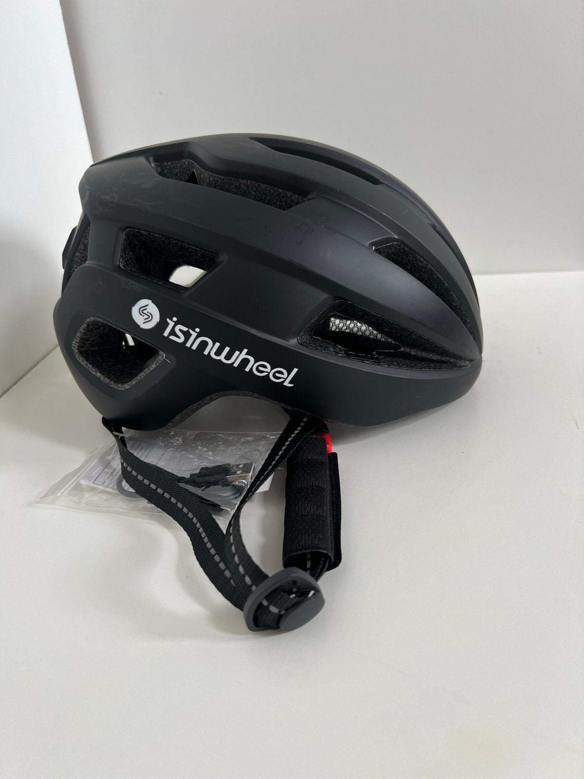 Isinwheel Fietshelm met Oplaadbare Lamp - Nieuw, Fietsen en Brommers, Fietsaccessoires | Fietshelmen, Nieuw, Heer of Dame, L, Ophalen of Verzenden