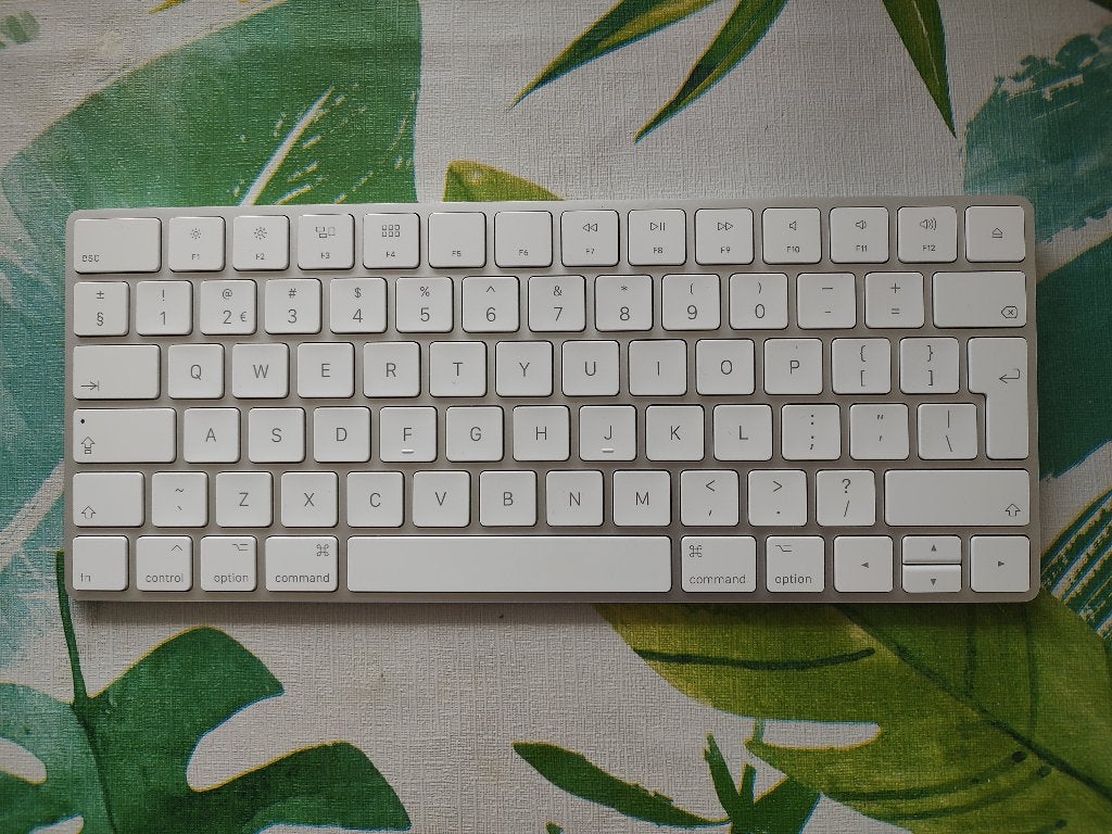 Originele draadloos Apple Magic Keyboard Bluetooth A1644, Ophalen of Verzenden, Zo goed als nieuw, Draadloos, Ergonomisch