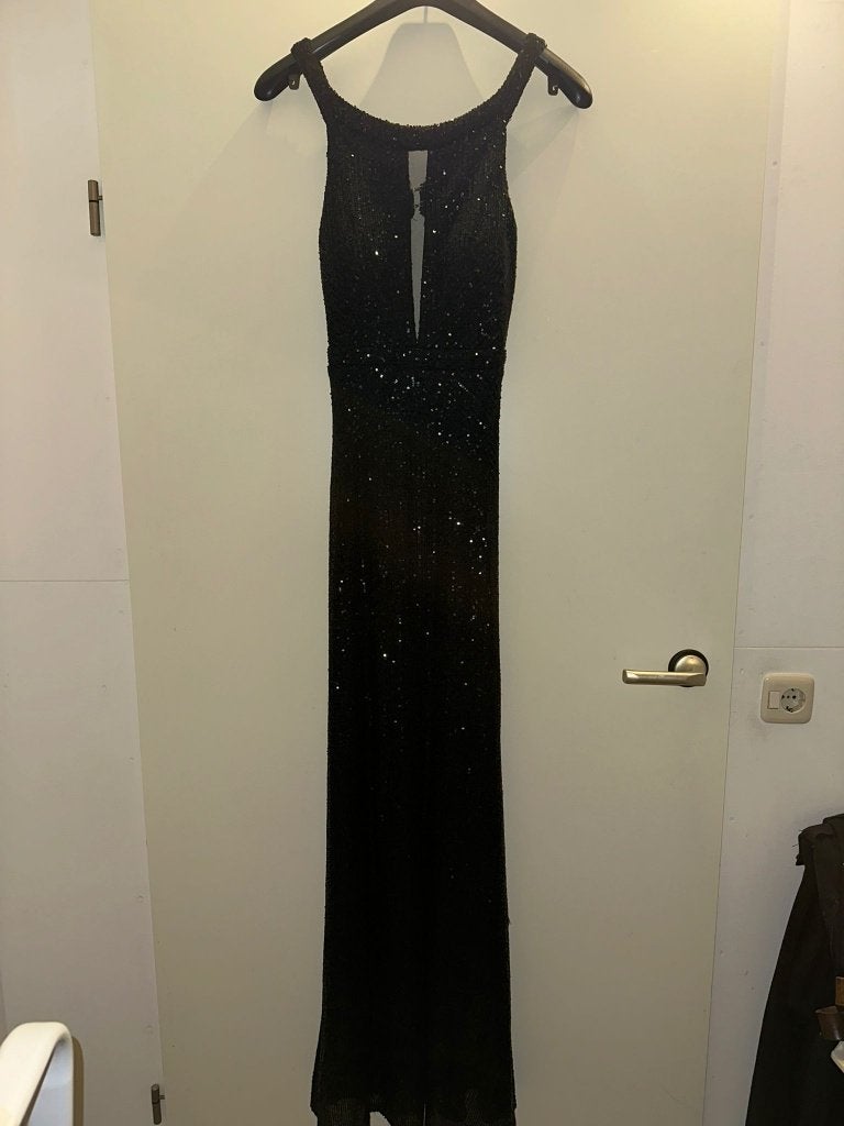 Zwarte glitter galajurk, maat M, open rug, Kleding | Dames, Jurken, Zo goed als nieuw, Maat 38/40 (M), Zwart, Onder de knie, Ophalen of Verzenden