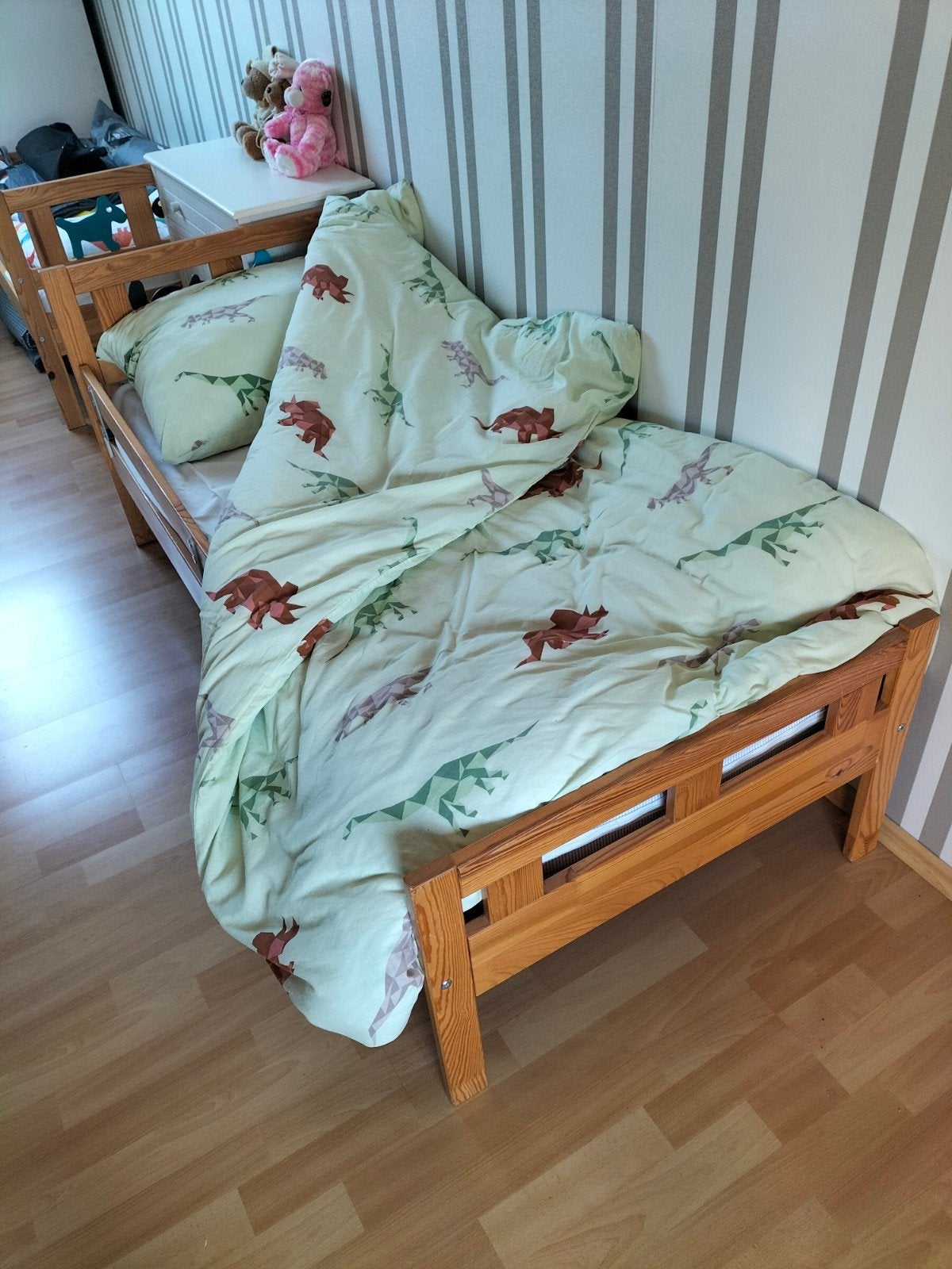 Houten kinderbed met dierenfiguren, Kinderen en Baby's, Kinderkamer | Bedden, Gebruikt, 70 tot 85 cm, 160 tot 180 cm, Ophalen