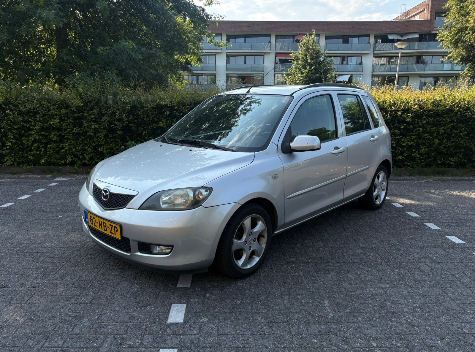 Mazda 2 1.4 16V 2003 Grijs 80PK Airco  Nieuwe APK, Auto's, Mazda, Voorwielaandrijving, 1025 kg, 15 km/l, 40 €/maand