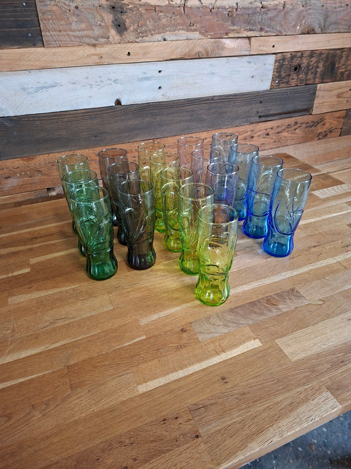 18 Vintage Coca-Cola Glazen - Diverse Kleuren, 16,5 cm, Ophalen