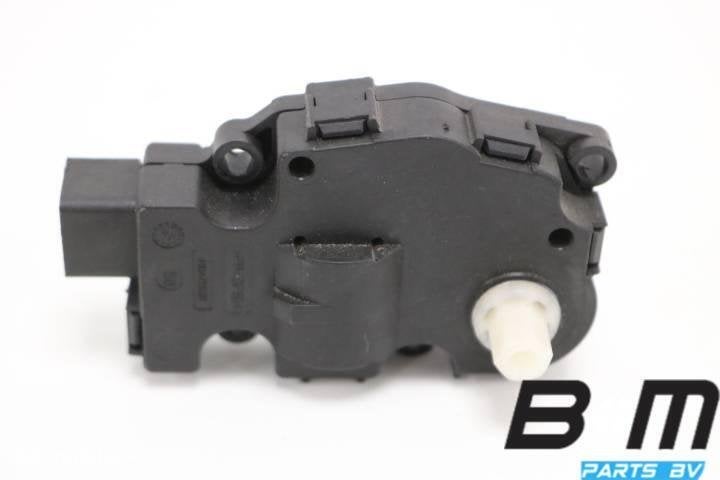 Kachelklep motor Porsche Panamera K9749006