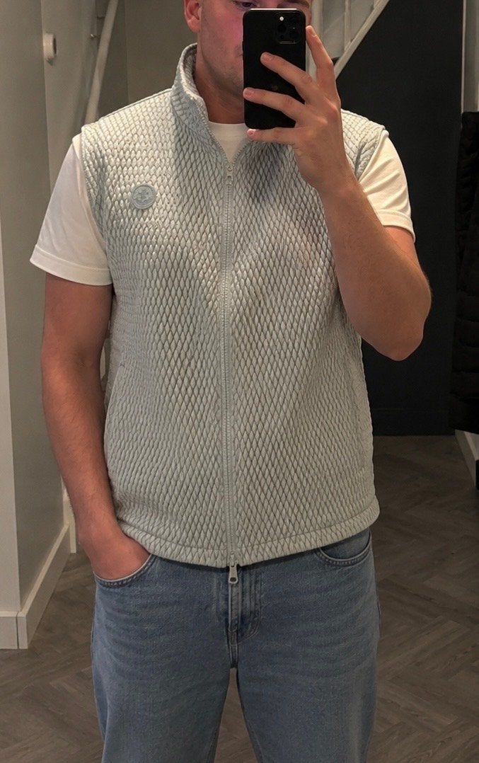 Moncler bodywarmer - Lichtblauw - Maat L, Ophalen of Verzenden, Zo goed als nieuw, Maat 52/54 (L), Blauw