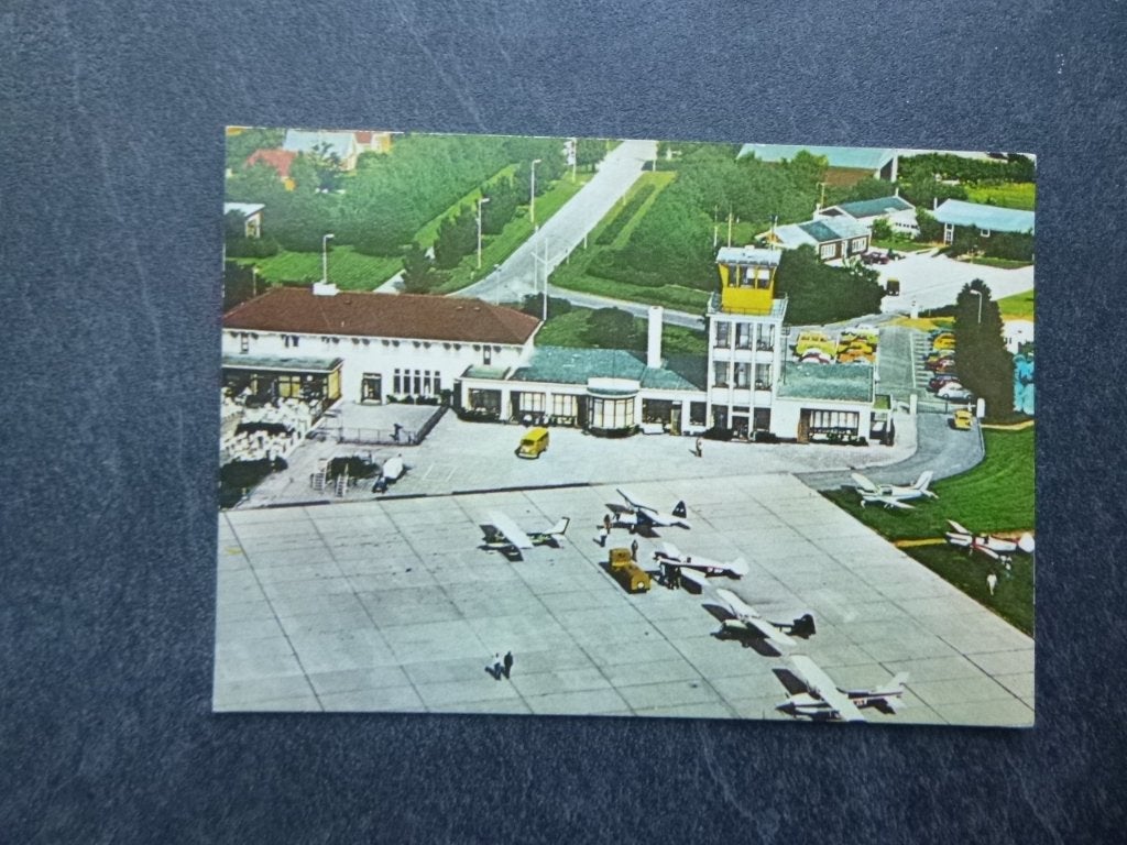 Eelde, vliegveld /vliegtuig/ luchtfoto 1972, Verzamelen, Verzenden, 1960 tot 1980, Gelopen, Noord-Brabant