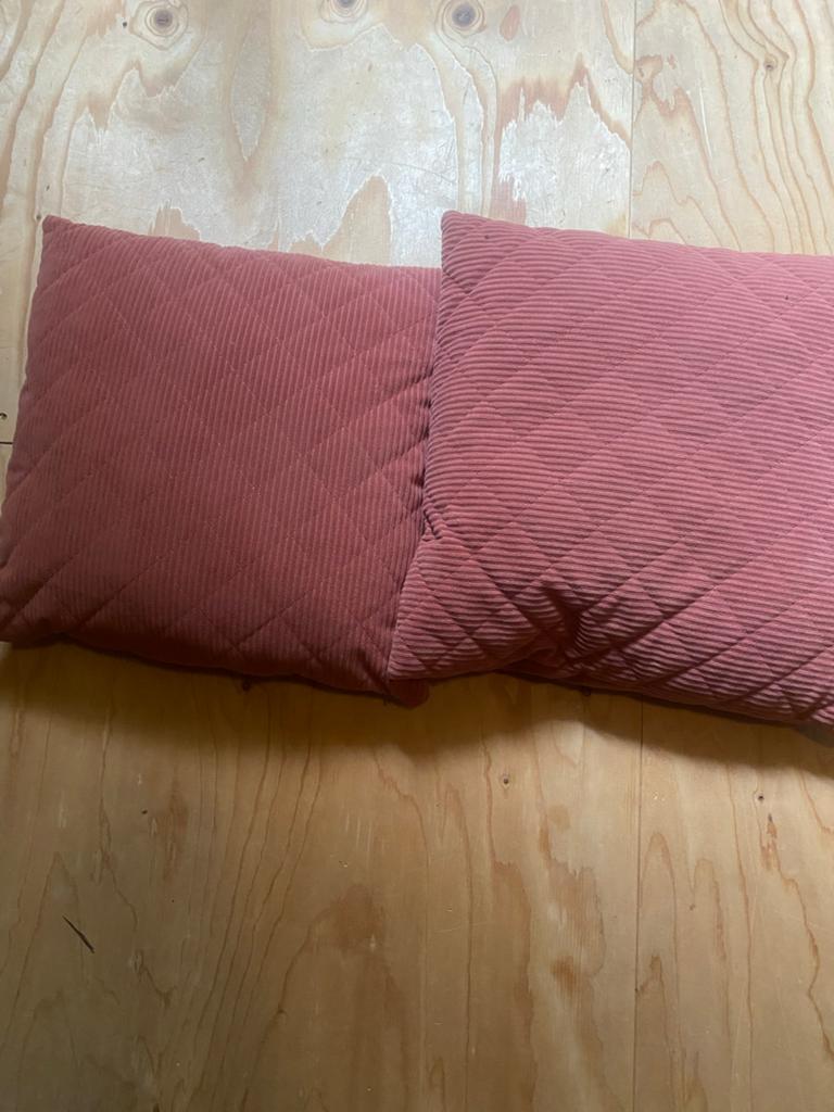 Set van 2 roze/terra ribfluwelen kussens, Ophalen, Zo goed als nieuw, Roze, Rechthoekig