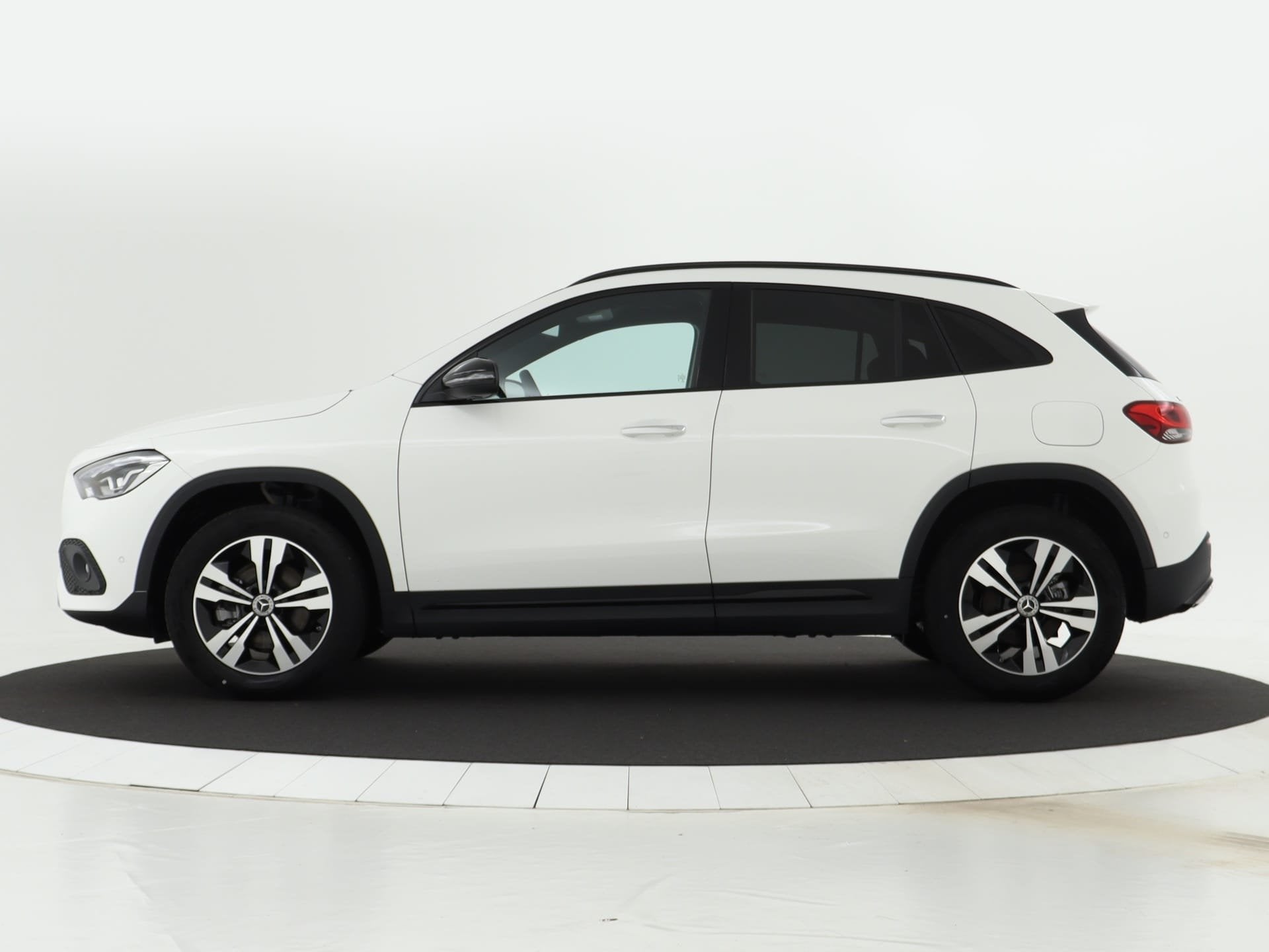 Mercedes-Benz GLA 200 Progressive Panoramadak | Night Pakket, 12 maanden, 4 cilinders, Origineel Nederlands, SUV of Terreinwagen