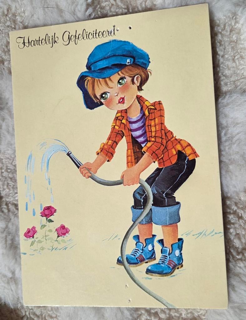 Meisje geeft bloemen water met tuinslang, Verzenden, 1960 tot 1980, Gelopen, Kinderen