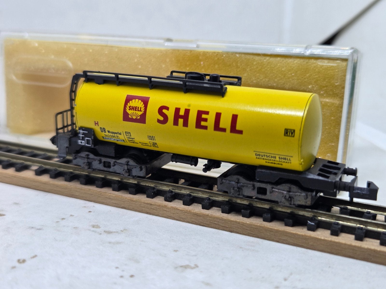 Minitrix 3262 dubbelasser Shell tankwagon met OVP, Gelijkstroom, Trix, Wagon, Ophalen of Verzenden