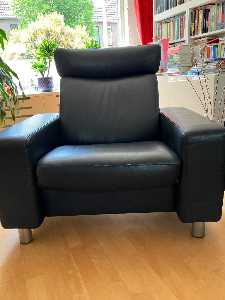 Relaxed zitten op een Stressless Space bank + stoelen, Ophalen, Gebruikt, Driepersoons, Rechte bank