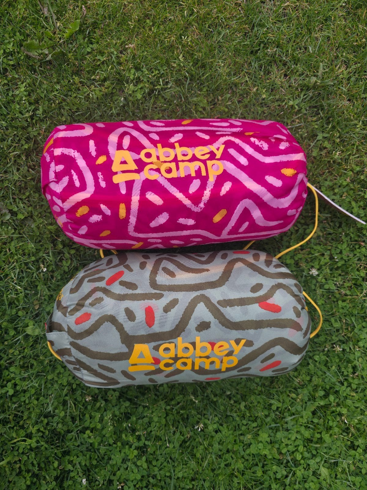 2x Abbey Camp Mooloolahba-15 Junior Slaapzakken, Caravans en Kamperen, Ophalen of Verzenden, Zo goed als nieuw