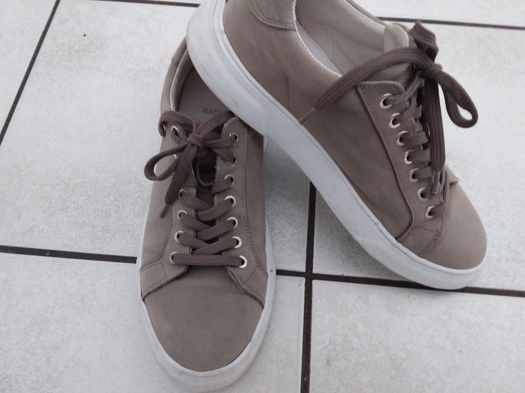 Sneakers mt 42, Kleding | Heren, Schoenen, Ophalen of Verzenden, Manfield