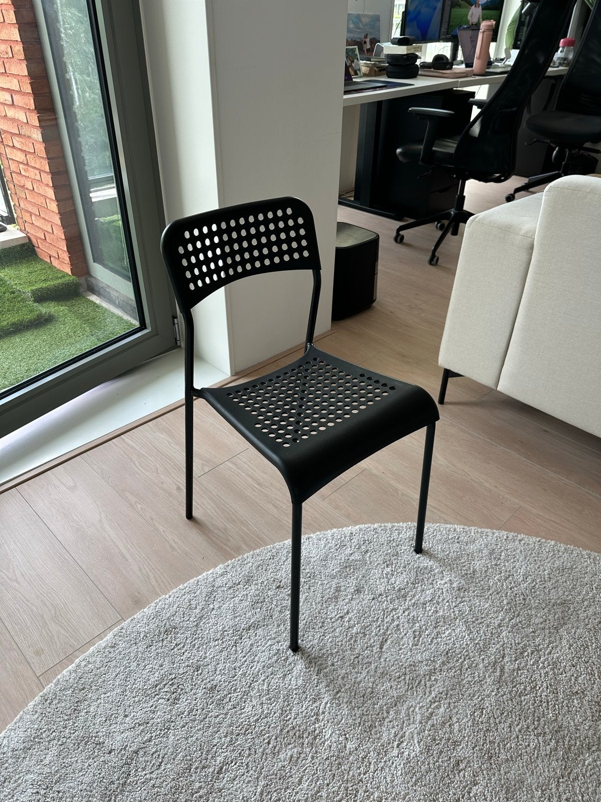 Zwarte IKEA Adde stoel - Gebruikt, Kunststof, Gebruikt, Zwart, Ophalen of Verzenden